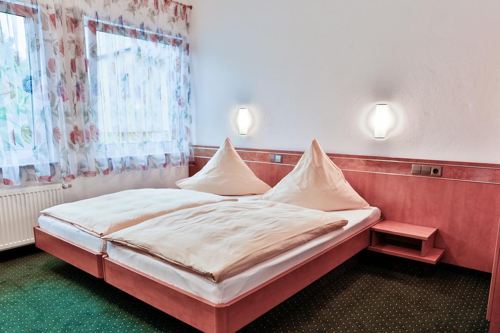 Hotel Zur Eisenbahn Renningen Zewnętrze zdjęcie