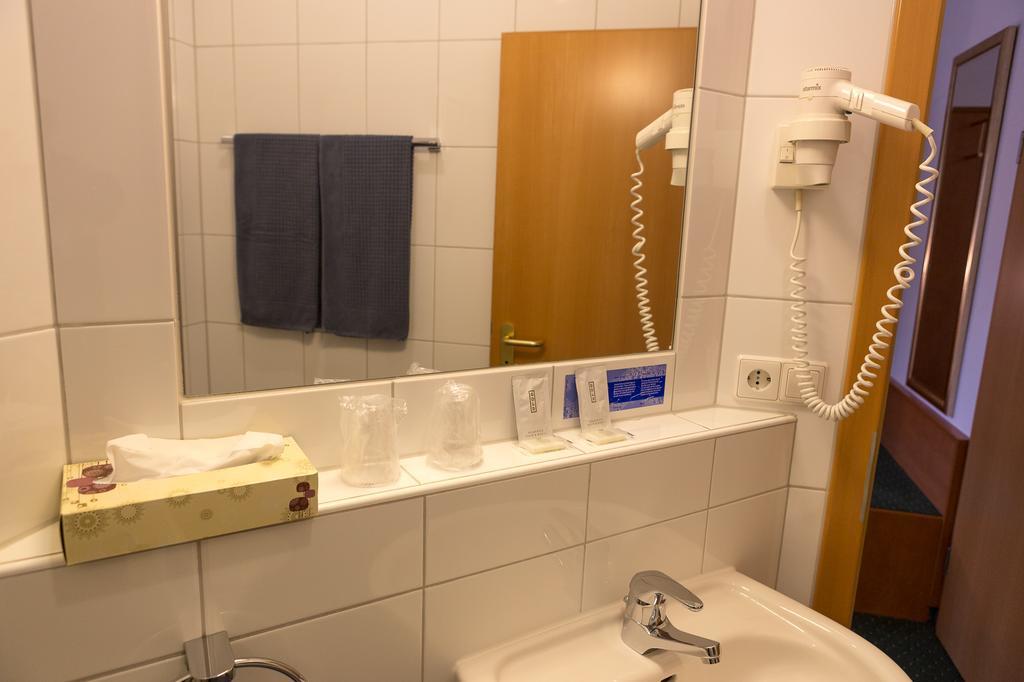 Hotel Zur Eisenbahn Renningen Zewnętrze zdjęcie